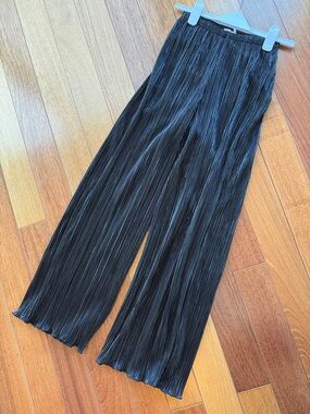 NWOT Good American Shimmery Black Pleated Wide-Leg Pants